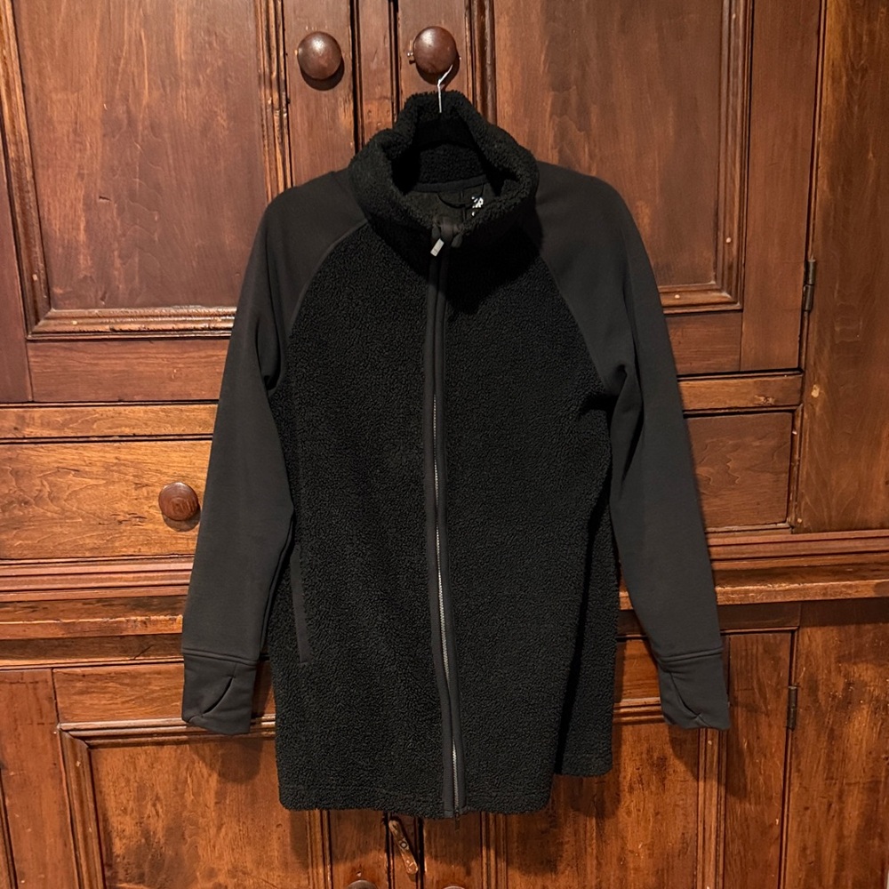 Women’s  Black Fleece Jacket